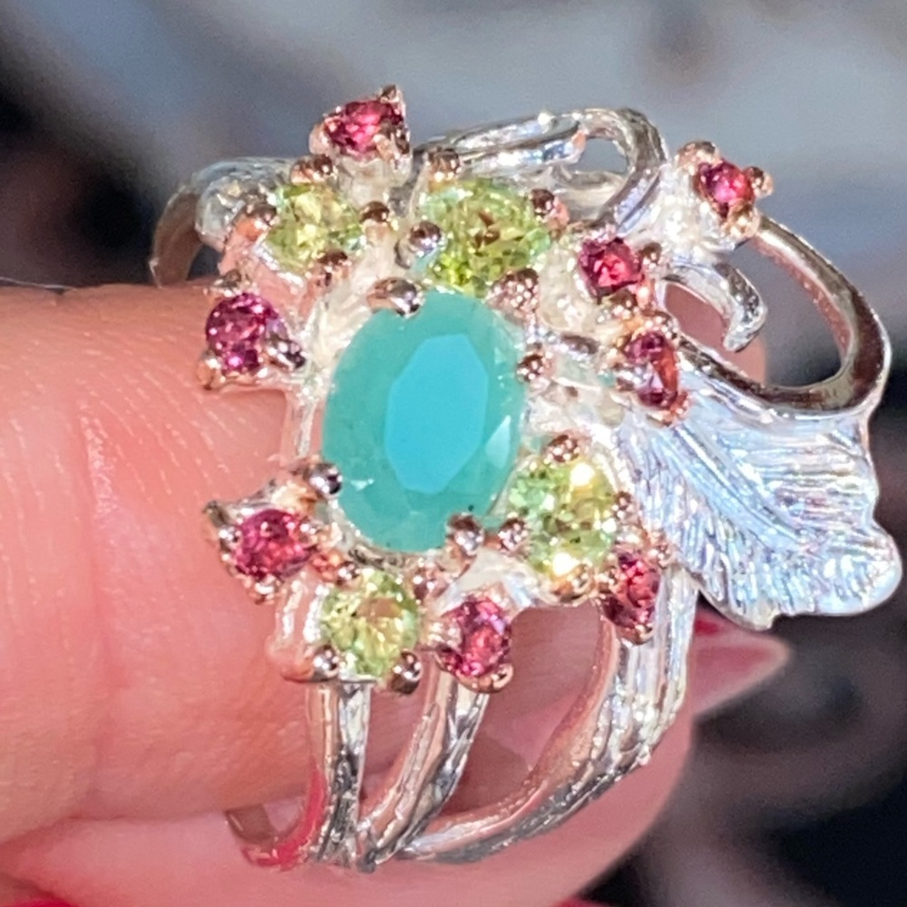 Charming Genuine Emerald Ring With Gemstones - image 5